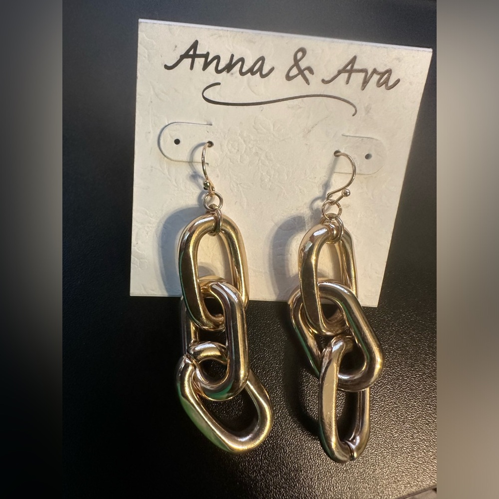 New Anna & Ava chain link dangle earrings